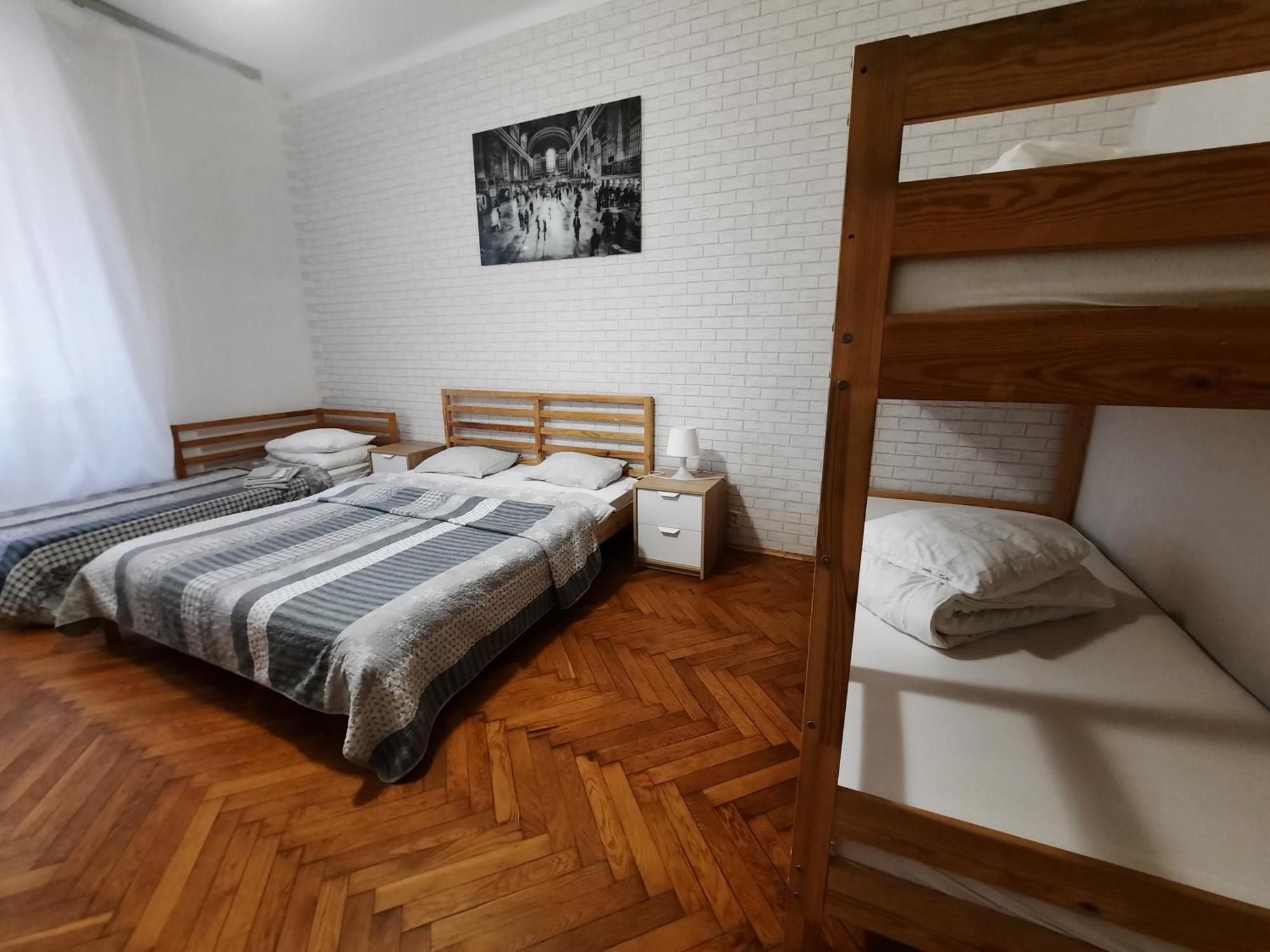 Lorf Hostel&Apartments Cracovia Exterior foto